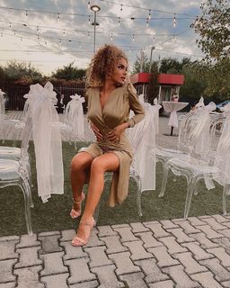 Teodora Dzehverovic feet photo thumbnail