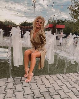 Teodora Dzehverovic feet photo thumbnail