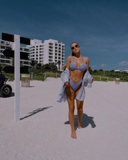 Teodora Dzehverovic feet photo thumbnail