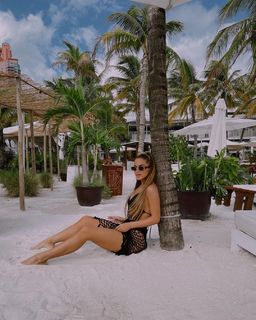 Teodora Dzehverovic feet photo thumbnail