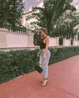 Teodora Dzehverovic feet photo thumbnail