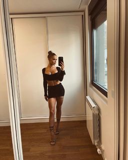 Teodora Dzehverovic feet photo thumbnail