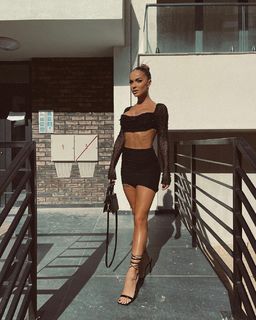 Teodora Dzehverovic feet photo thumbnail