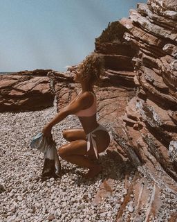 Teodora Dzehverovic feet photo thumbnail