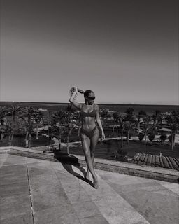 Teodora Dzehverovic feet photo thumbnail