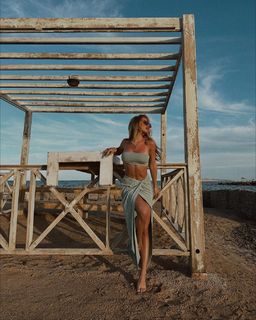 Teodora Dzehverovic feet photo thumbnail