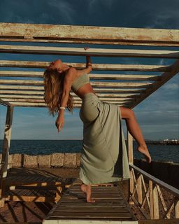 Teodora Dzehverovic feet photo thumbnail