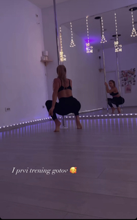 Teodora Dzehverovic feet photo thumbnail