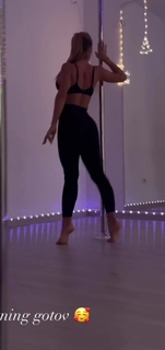 Teodora Dzehverovic feet photo thumbnail