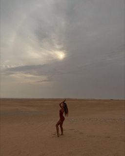 Teodora Dzehverovic feet photo thumbnail