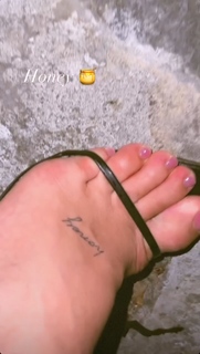 Teodora Dzehverovic feet photo thumbnail