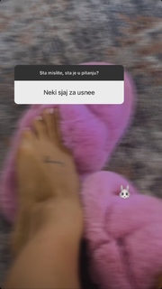 Teodora Dzehverovic feet photo thumbnail