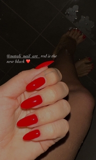 Teodora Dzehverovic feet photo thumbnail