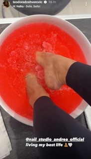 Teodora Dzehverovic feet photo thumbnail