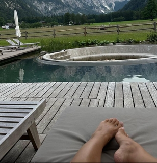 Teodora Dzehverovic feet photo thumbnail