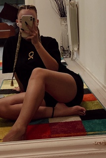 Teodora Popovska feet photo thumbnail