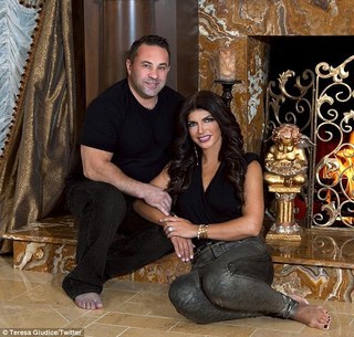 Teresa Giudice feet photo thumbnail