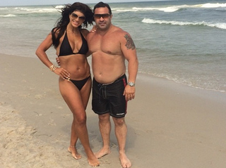 Teresa Giudice feet photo thumbnail