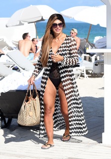 Teresa Giudice feet photo thumbnail