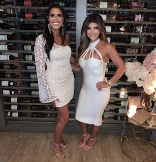 Teresa Giudice feet photo thumbnail