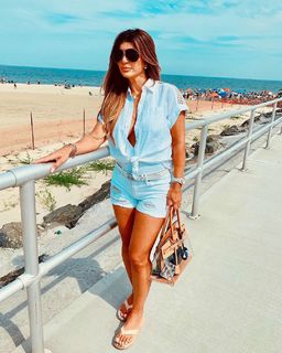 Teresa Giudice feet photo thumbnail