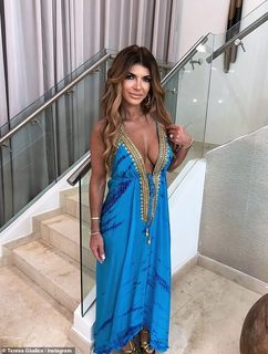 Teresa Giudice feet photo thumbnail