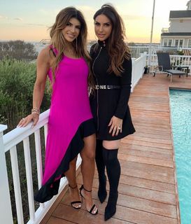 Teresa Giudice feet photo thumbnail