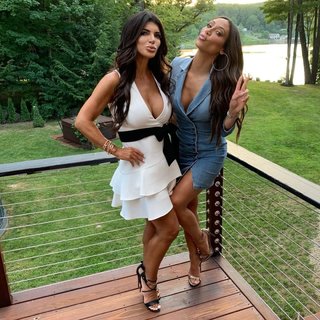 Teresa Giudice feet photo thumbnail