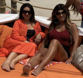 Teresa Giudice feet photo thumbnail