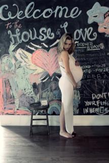 Teresa Palmer feet photo thumbnail