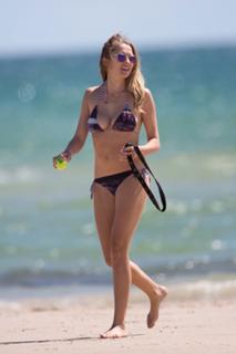 Teresa Palmer feet photo thumbnail