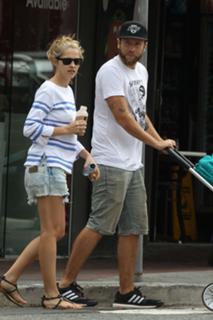 Teresa Palmer feet photo thumbnail