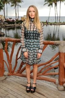 Teresa Palmer feet photo thumbnail