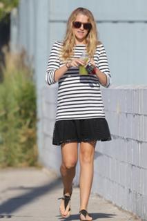 Teresa Palmer feet photo thumbnail