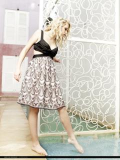 Teresa Palmer feet photo thumbnail