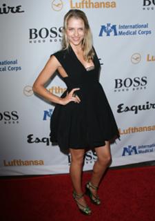 Teresa Palmer feet photo thumbnail