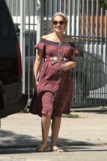 Teresa Palmer feet photo thumbnail