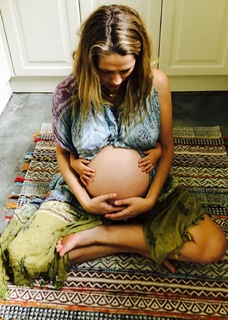 Teresa Palmer feet photo thumbnail