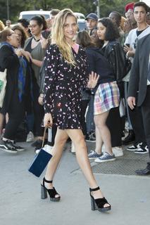 Teresa Palmer feet photo thumbnail