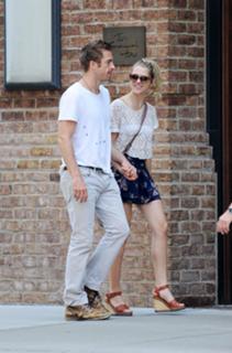 Teresa Palmer feet photo thumbnail