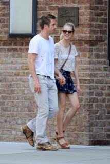 Teresa Palmer feet photo thumbnail