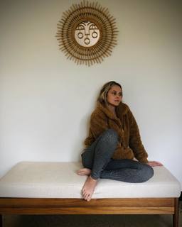 Teresa Palmer feet photo thumbnail