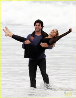 Teresa Palmer feet photo thumbnail