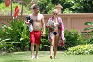 Teresa Palmer feet photo thumbnail