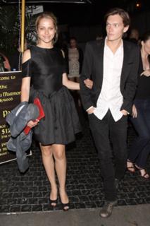 Teresa Palmer feet photo thumbnail