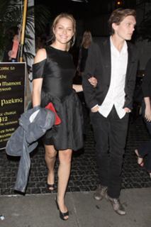 Teresa Palmer feet photo thumbnail