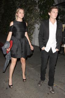 Teresa Palmer feet photo thumbnail