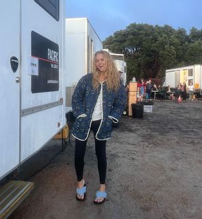 Teresa Palmer feet photo thumbnail