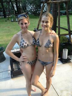 Teresa Palmer feet photo thumbnail