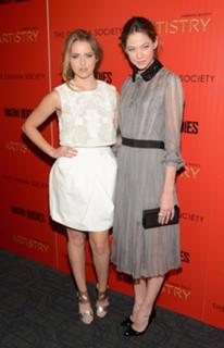 Teresa Palmer feet photo thumbnail